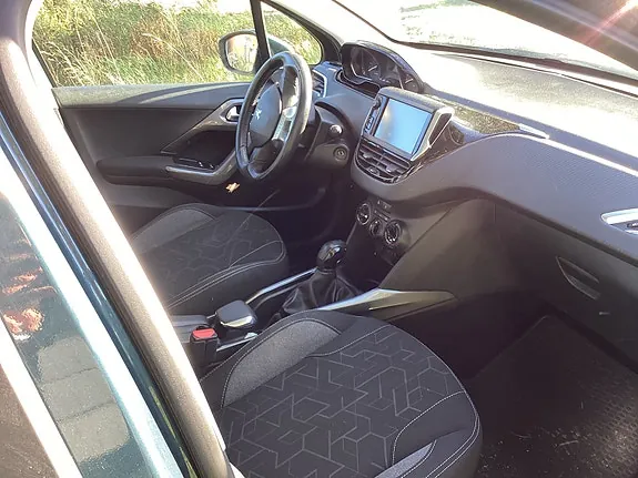 Peugeot 2008 2016 photo 5