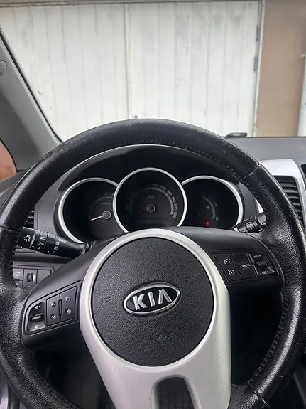 Kia Venga 2013 photo 5