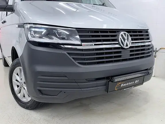Volkswagen Transporter 2021 photo 2
