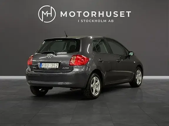Toyota Auris 2010 photo 4