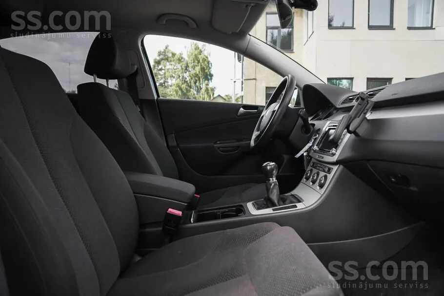 Volkswagen Passat 2009 photo 5