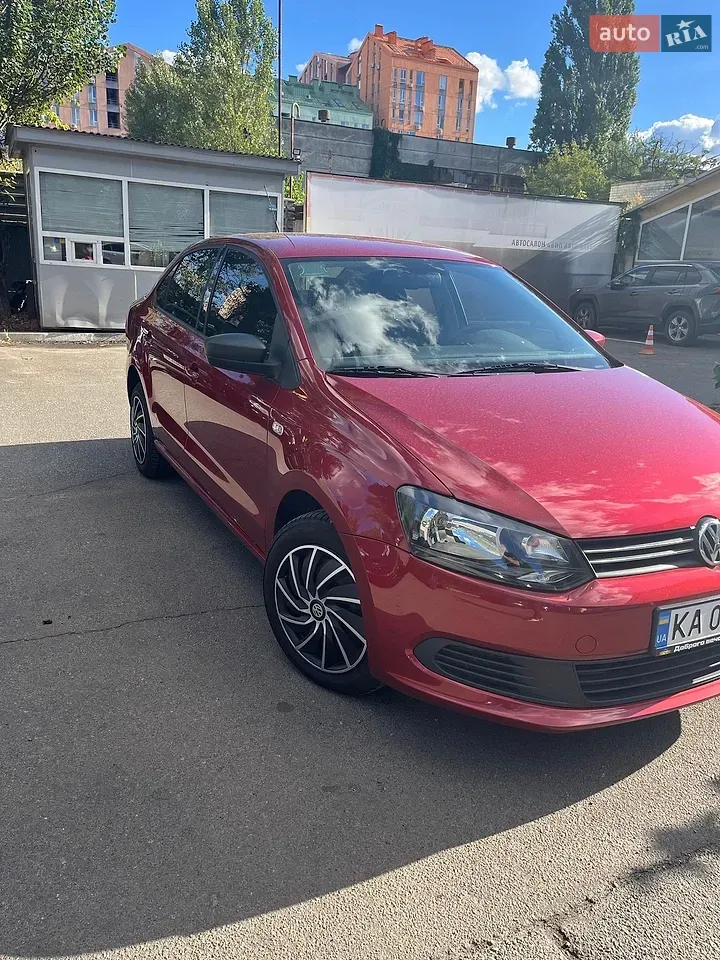 Volkswagen Polo 2012 photo 2