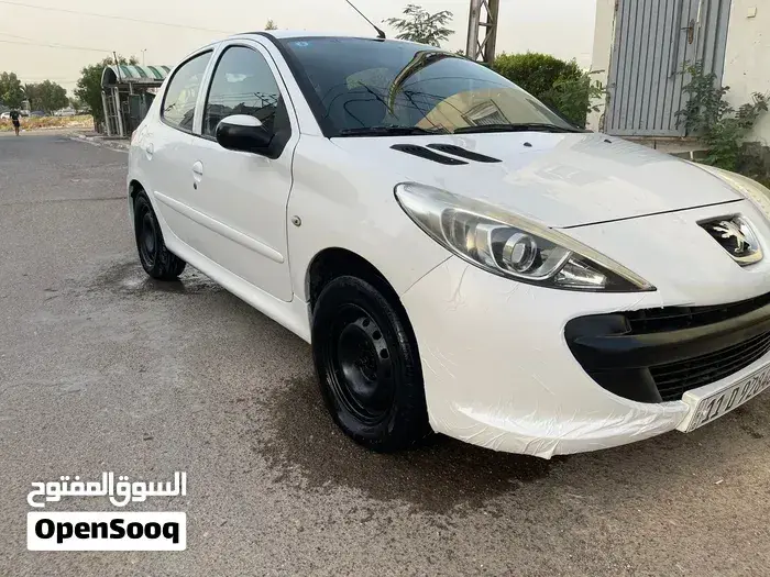 Peugeot 206 2012 photo 2