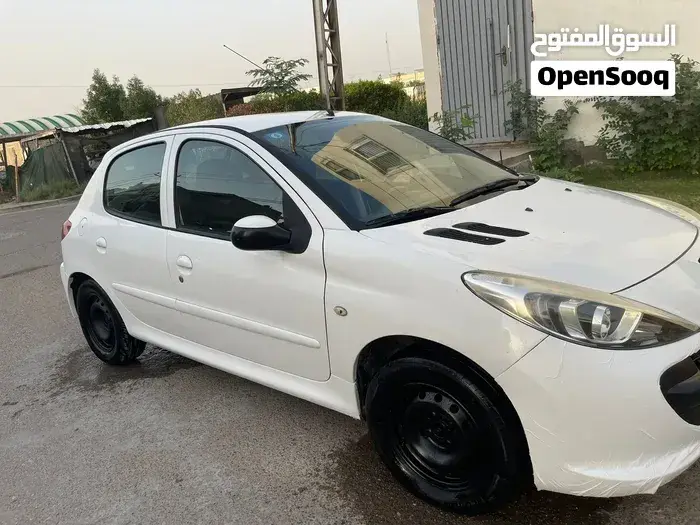 Peugeot 206 2012 photo 3