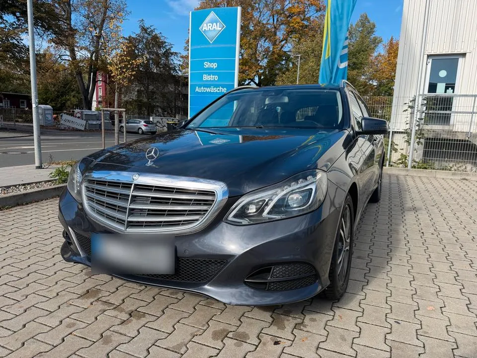 Mercedes-Benz E200