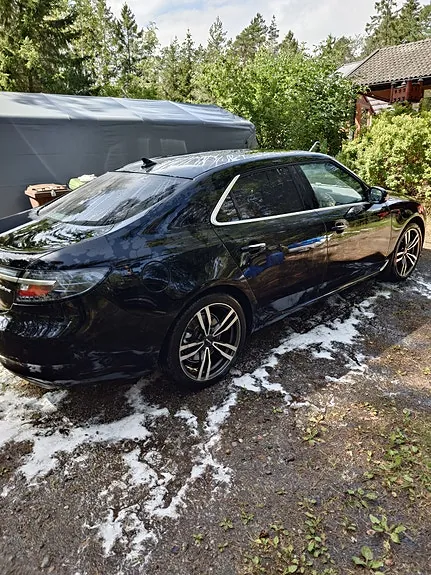 Saab 9-5 2011 photo 2