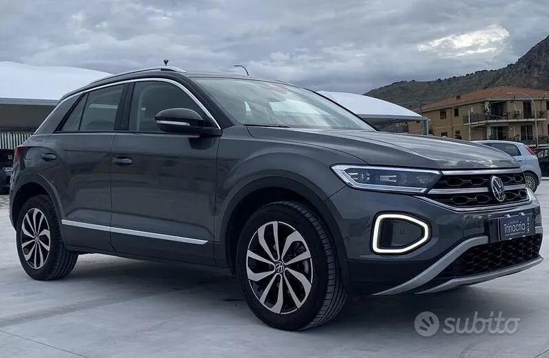 Volkswagen T-Roc 2023 photo 3