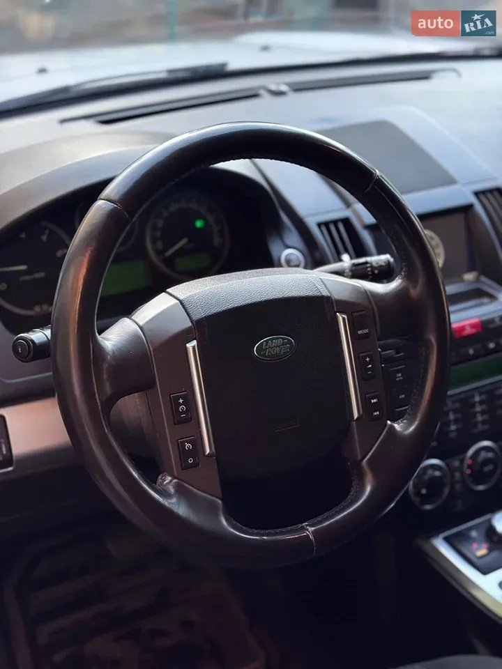 Land Rover Freelander 2012 photo 4