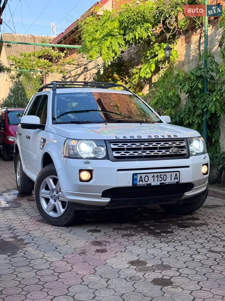 Land Rover Freelander 2012 photo 2