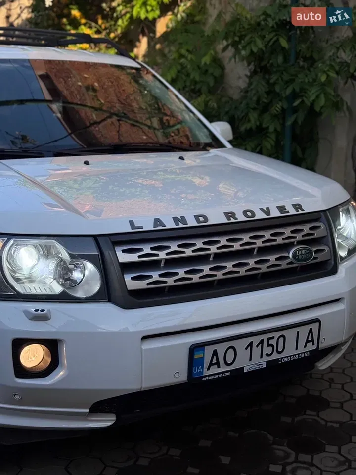 Land Rover Freelander 2012 photo 3