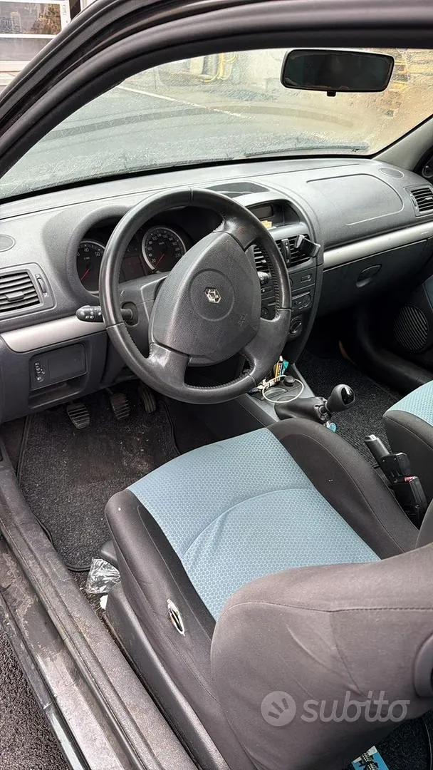 Renault Clio 2006 photo 5