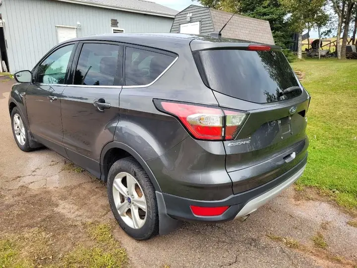 Ford Escape 2017 photo 3