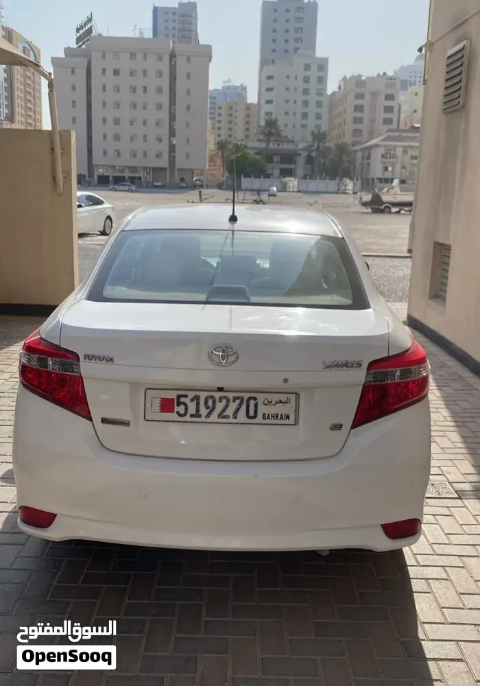 Toyota Yaris 2015 photo 2