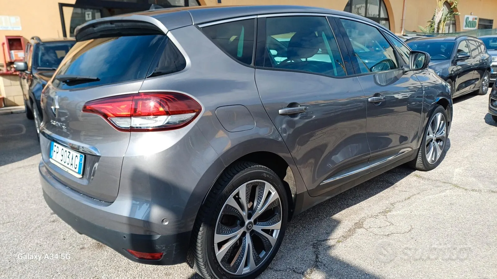 Renault Scenic 2018 photo 5