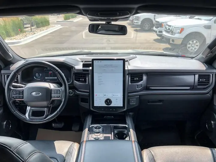 Ford Expedition 2022 photo 2