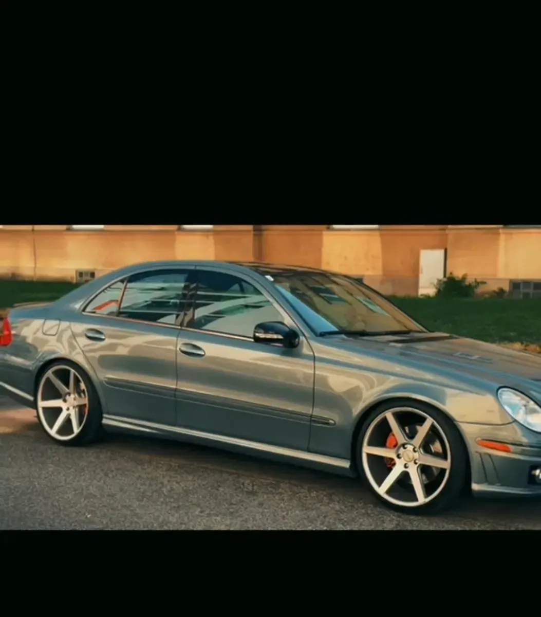 Mercedes-Benz Eklasse 2005 photo 2
