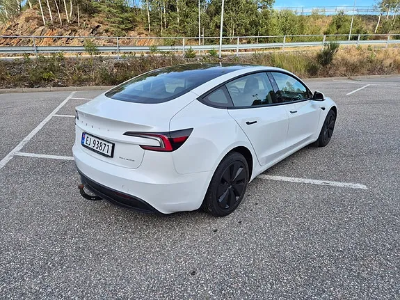 Tesla Model 3 2025 photo 5