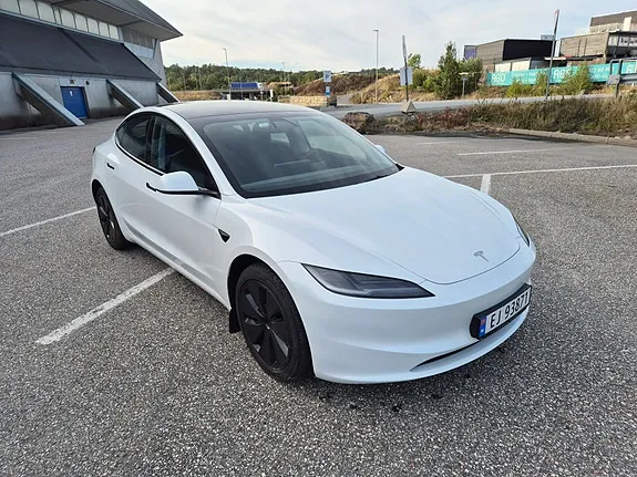 Tesla Model 3 2025 photo 3
