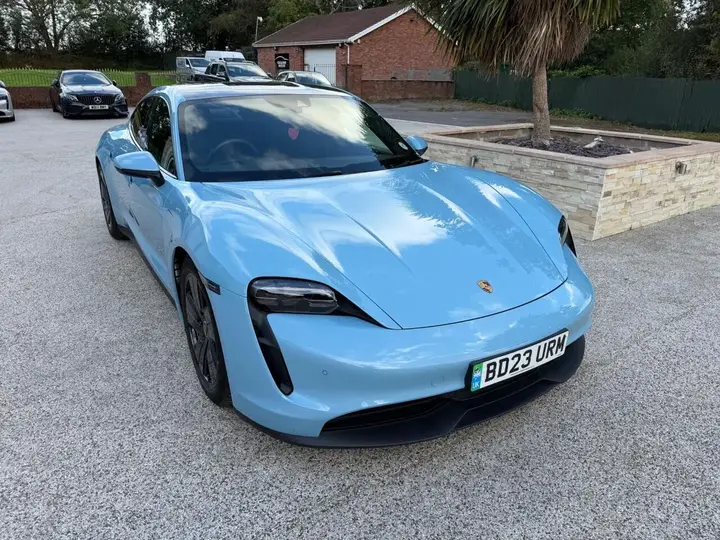 Porsche Taycan 2023 photo 2