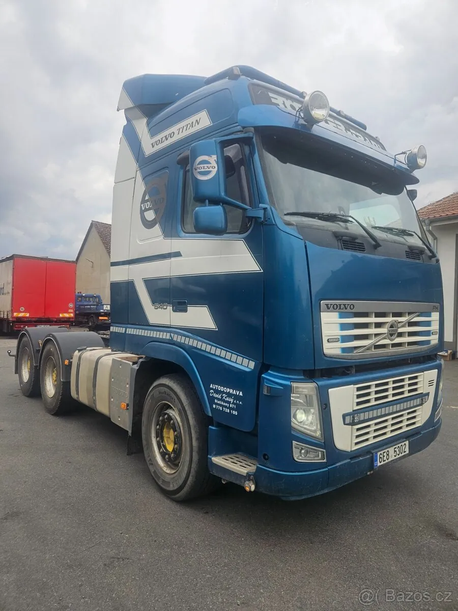 Volvo Fh 6X4 2011 photo 2