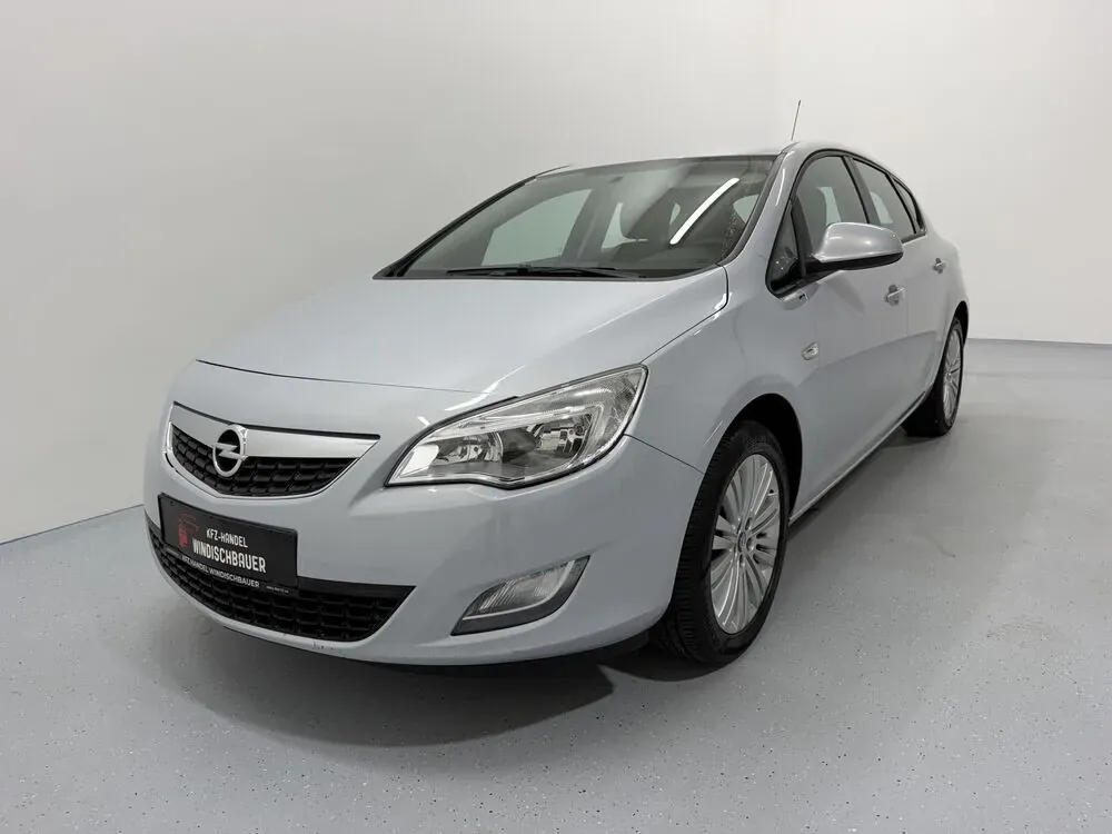 Opel Astra 2012 photo 3