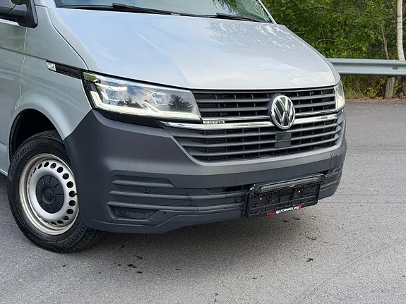 Volkswagen Transporter 2022 photo 2