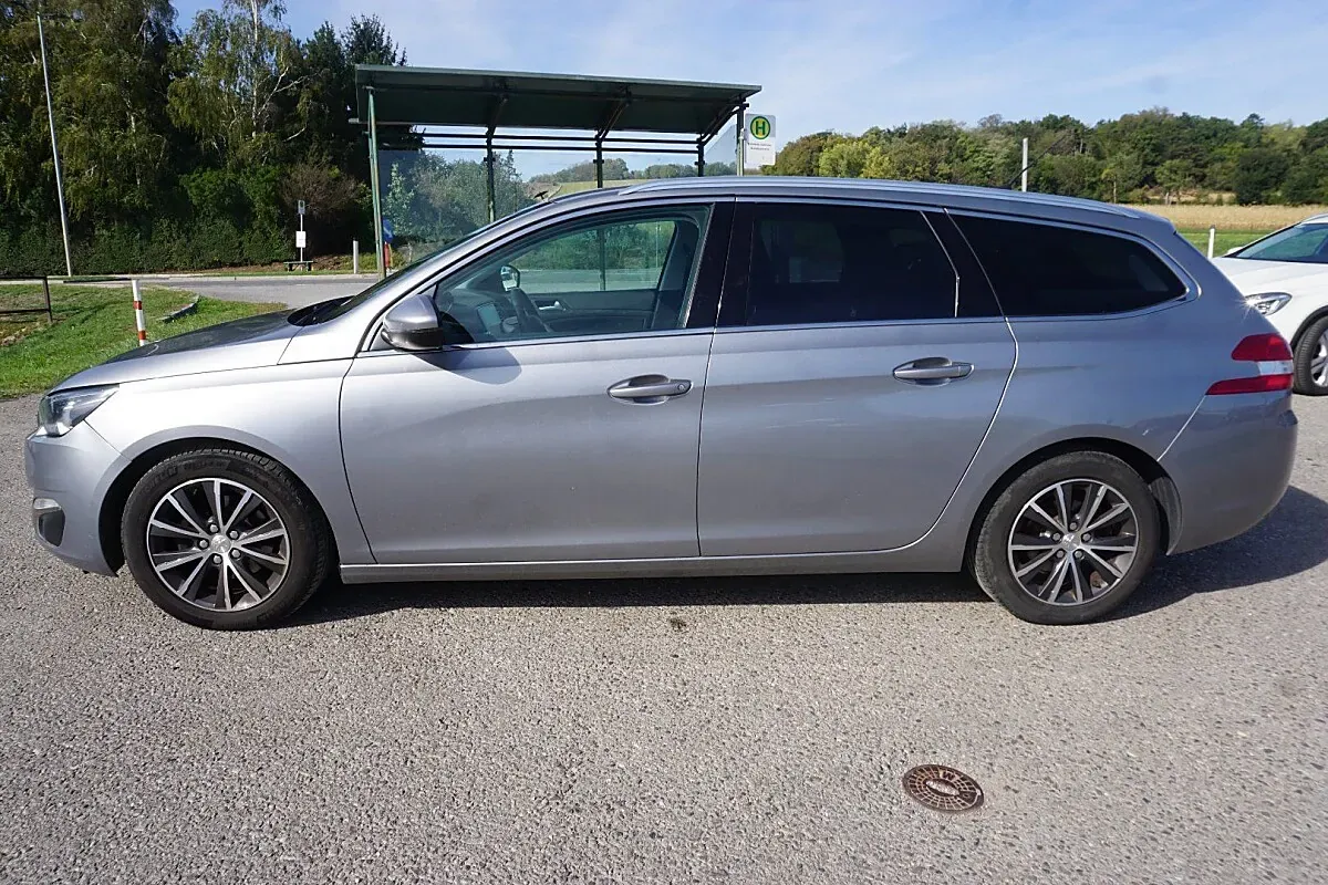 Peugeot 308 2015 photo 2