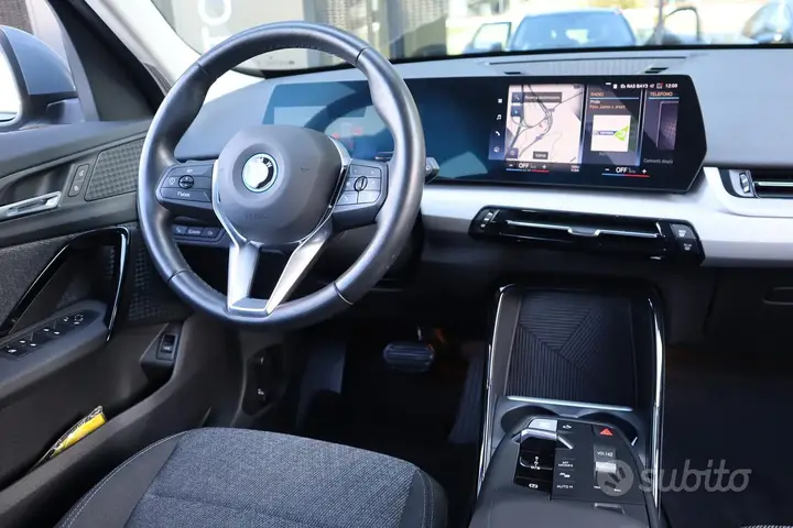BMW Ix1 2023 photo 3