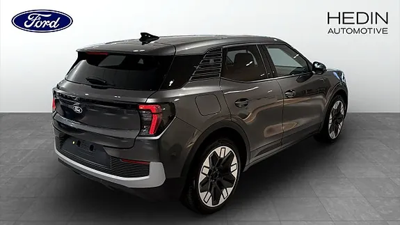Ford Explorer 2026 photo 2