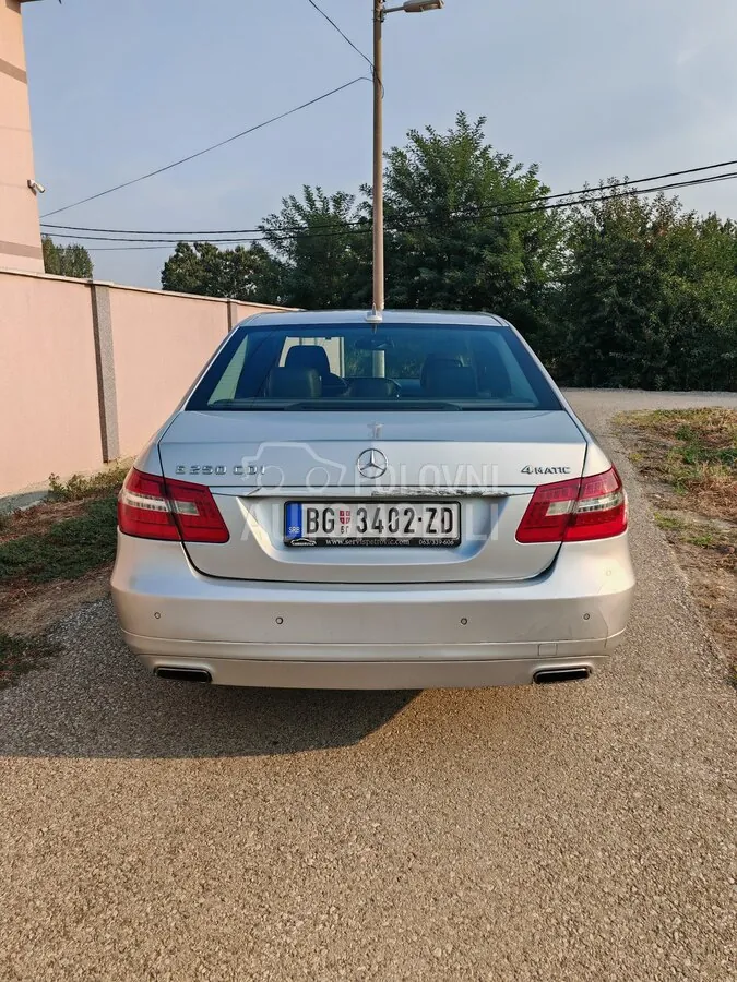 Mercedes-Benz E 250 2012 photo 4