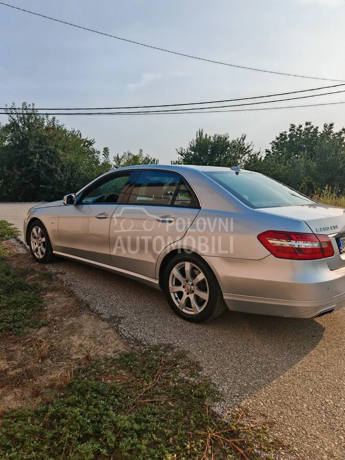 Mercedes-Benz E 250 2012 photo 2