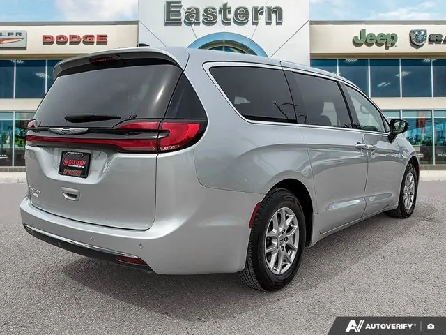 Chrysler Pacifica 2024 photo 5