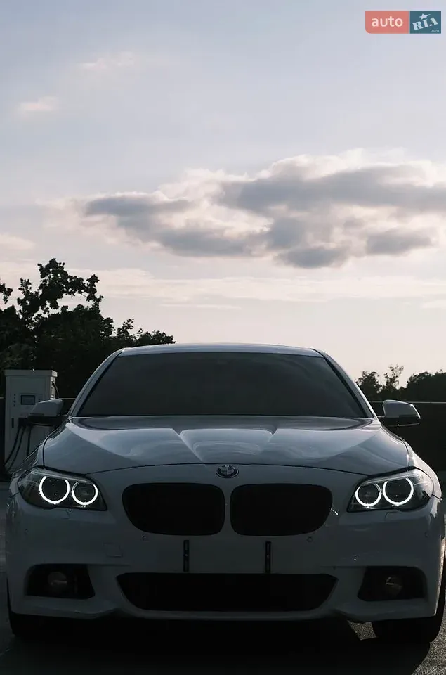 BMW 5 Series 2014 photo 2