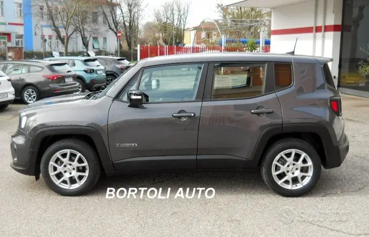 Jeep Renegade 2023 photo 3