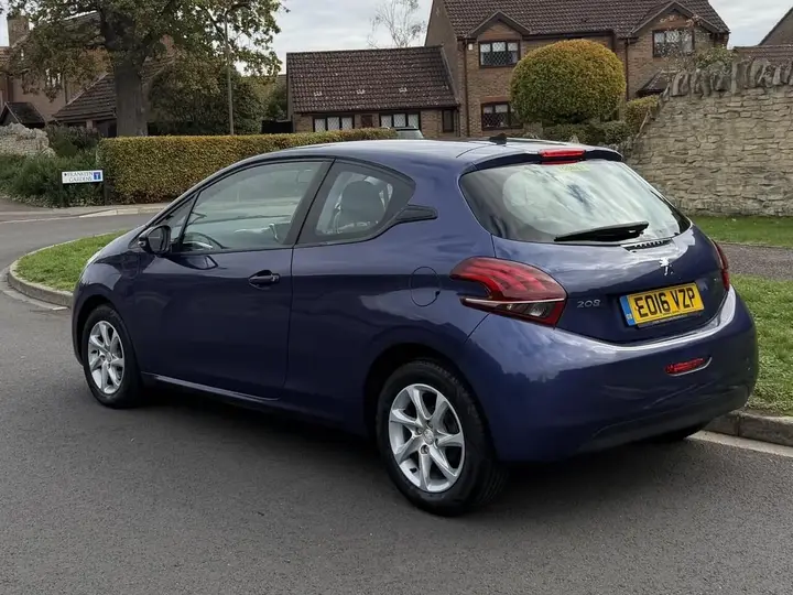 Peugeot 208 2016 photo 5