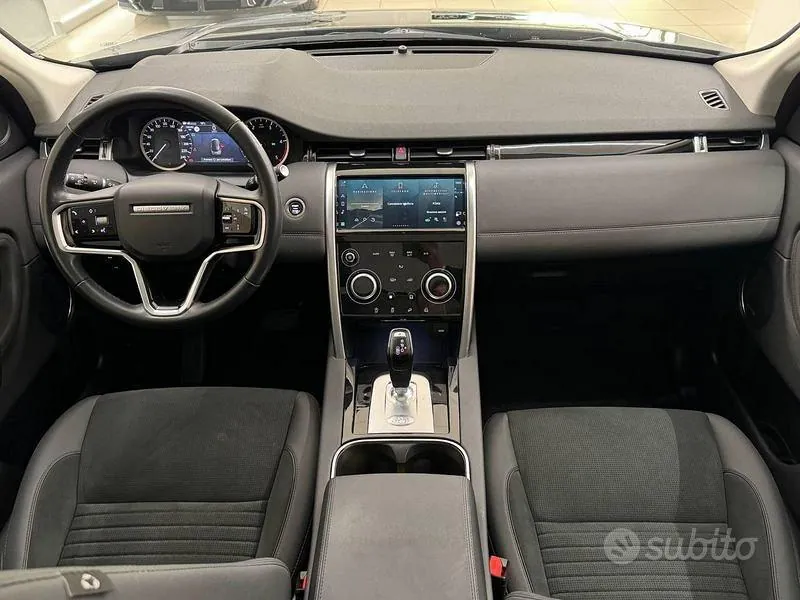Land Rover Discovery Sport 2022 photo 3