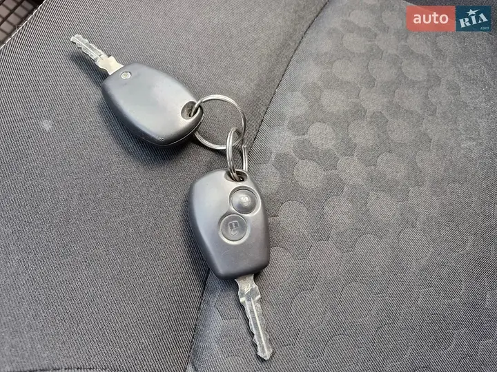 Dacia Logan 2014 photo 3