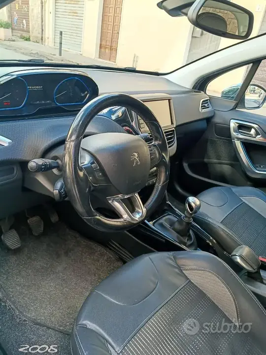 Peugeot 2008 2015 photo 4