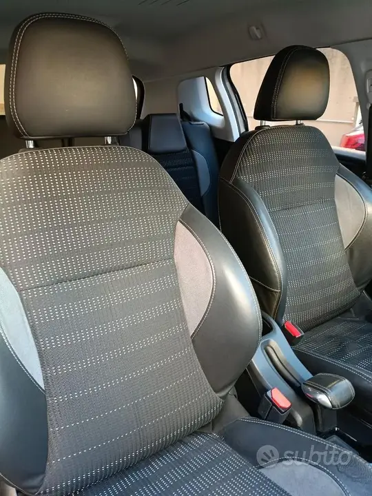 Peugeot 2008 2015 photo 3