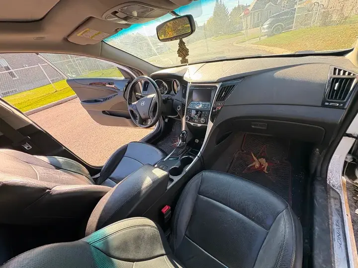 Hyundai Sonata 2011 photo 5