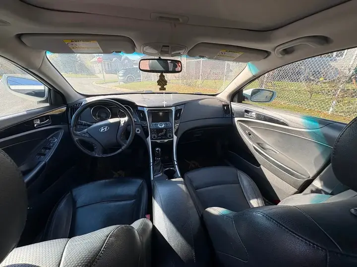 Hyundai Sonata 2011 photo 4