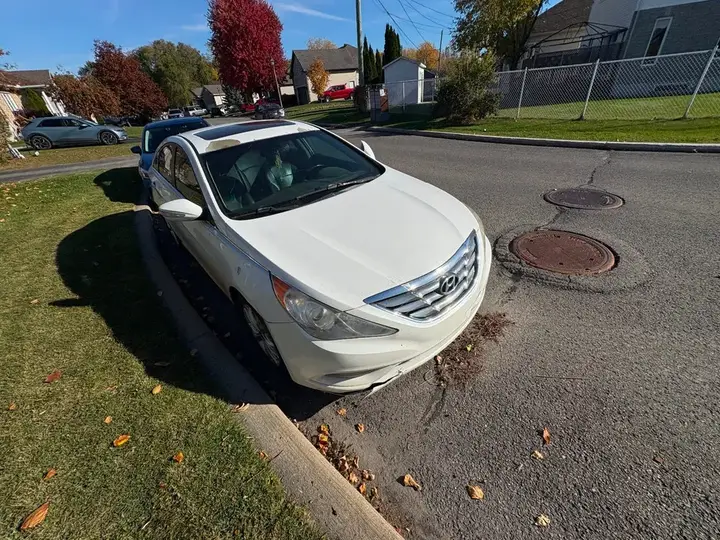 Hyundai Sonata 2011 photo 3
