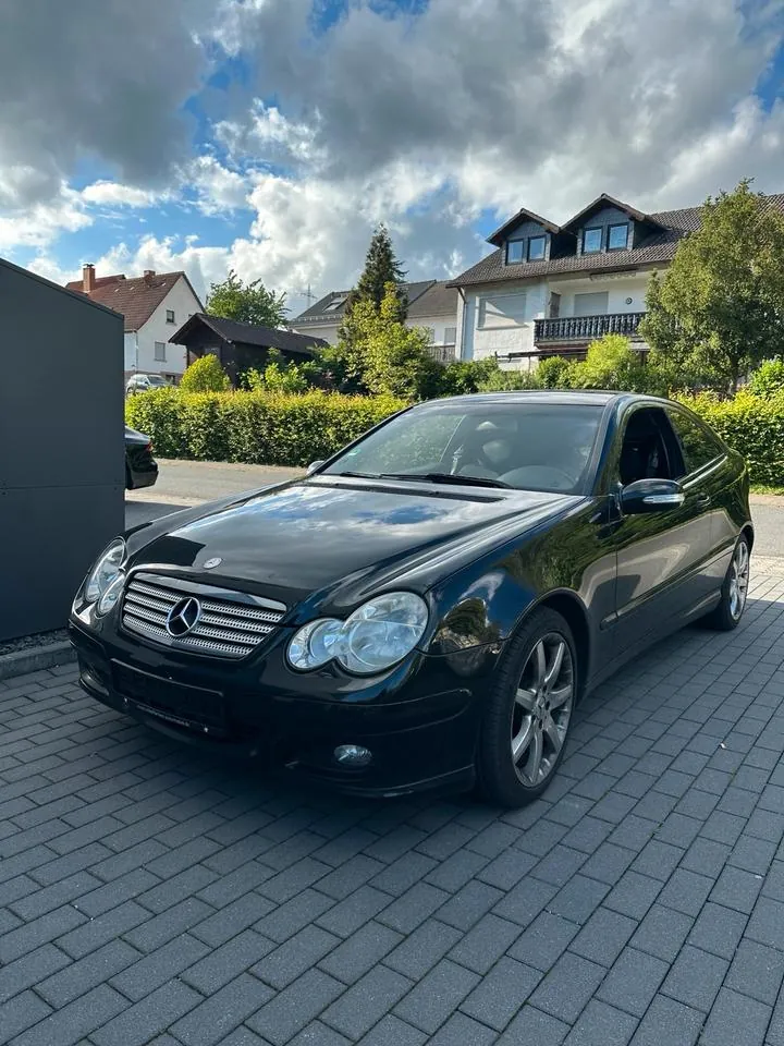 Mercedes-Benz C200