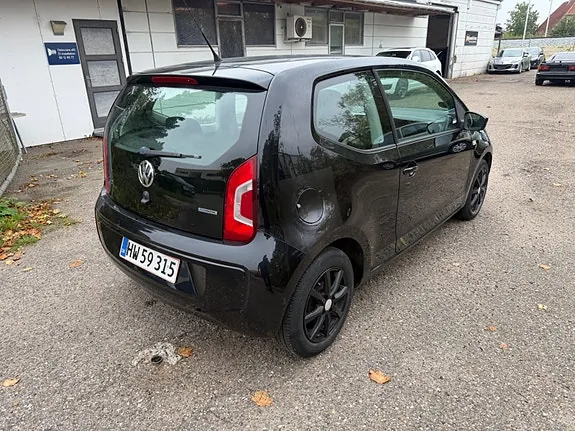 Volkswagen Up 2013 photo 4