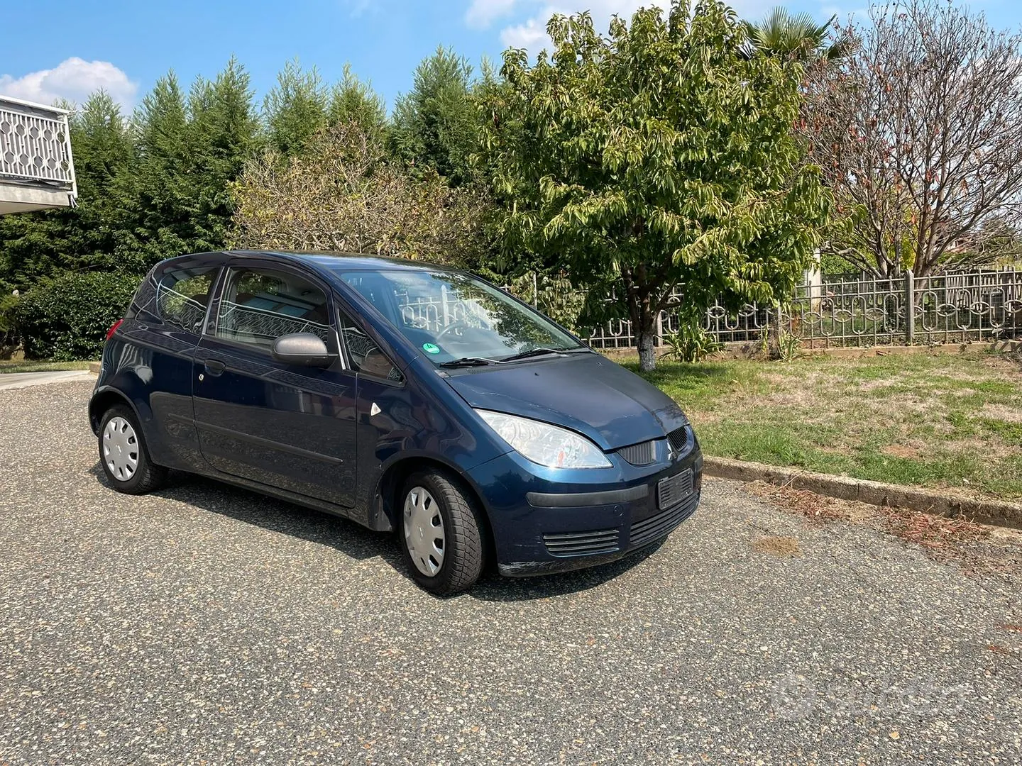 Mitsubishi Colt 2006 photo 2