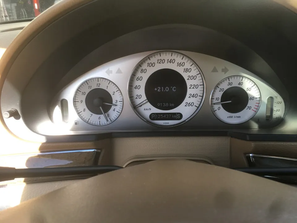 Mercedes-Benz E-Class 2009 photo 5
