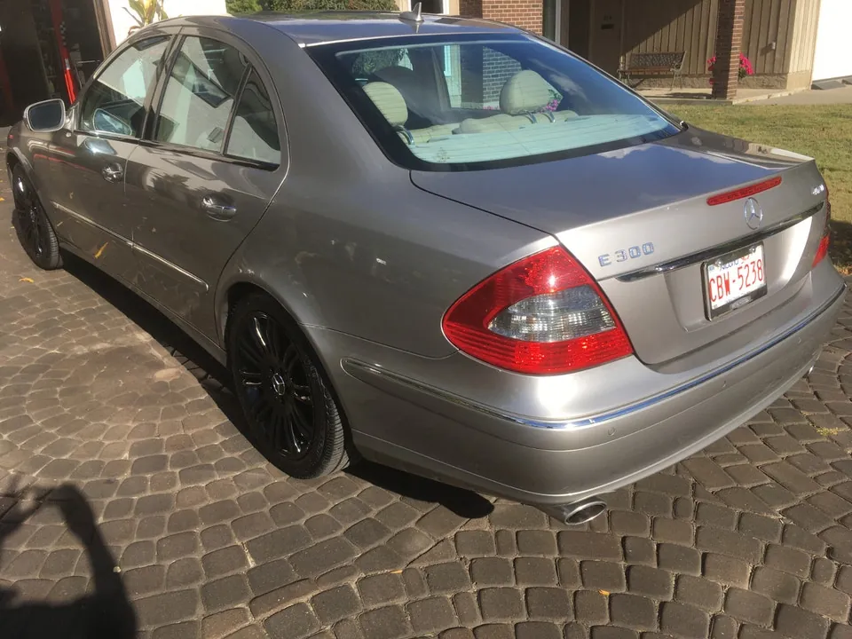 Mercedes-Benz E-Class 2009 photo 3