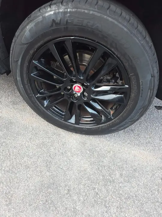 Jaguar F-Pace 2018 photo 3