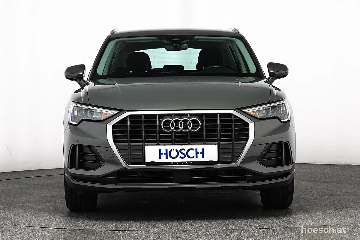 Audi Q3 2023 photo 2