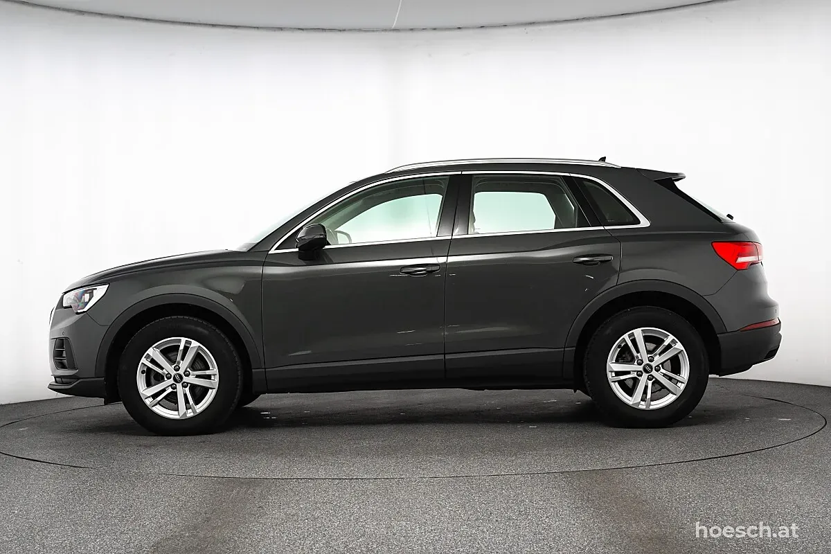 Audi Q3 2023 photo 3